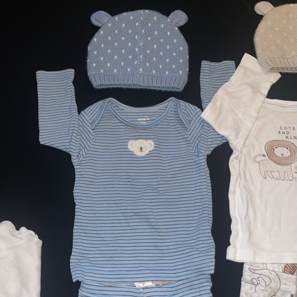 10 pcs Carter’s 2 sets clothes for baby boy - Picture 4 of 5